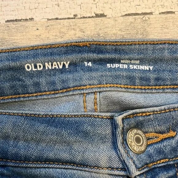Old Navy jeans. 14. High rise super skinny. - Picture 2 of 3